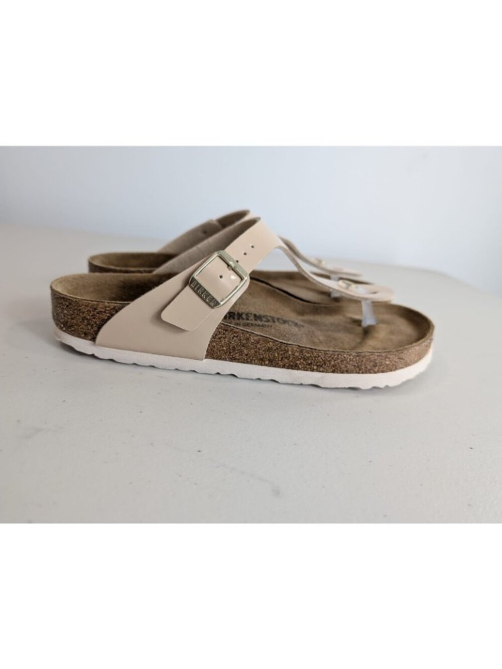 Birkenstock Gizeh thong sandals in a light beige/cream color women's size 9 - Picture 5 of 10
